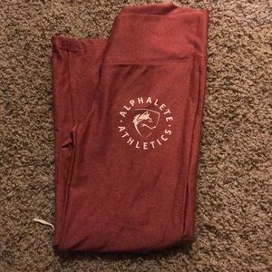 Alphalete Raspberry Capri Leggings Size Small